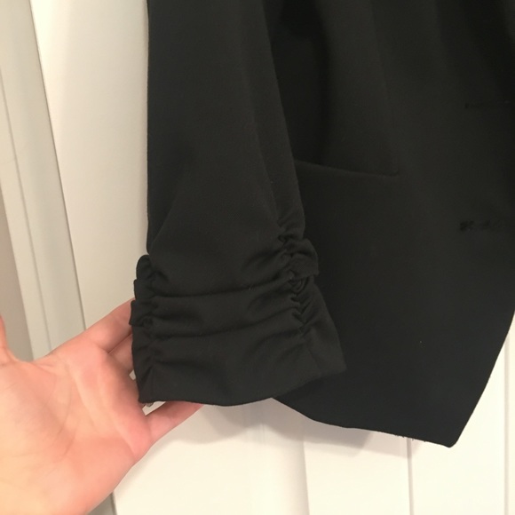 Black blazer - Picture 3 of 4